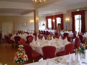 The Bedrooms at Glen-Yr-Afon House Hotel