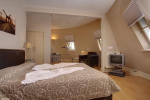 The Bedrooms at Duke Of Cornwall Hotel