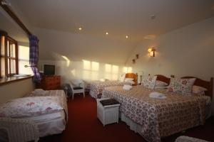 The Bedrooms at Oak Tree Inn