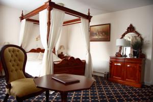 The Bedrooms at Drummond Hotel
