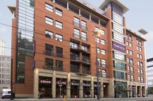 The Bedrooms at Premier Inn Manchester City Centre (GMEX)