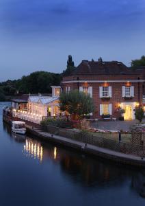 The Bedrooms at Macdonald Compleat Angler