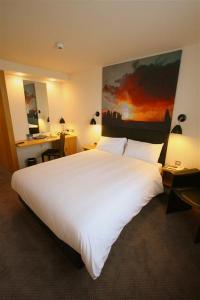 The Bedrooms at Holiday Inn Salisbury-Stonehenge