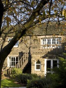 The Bedrooms at Mercure Last Drop Village Hotel and Spa