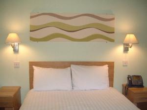 The Bedrooms at Ely House Hotel