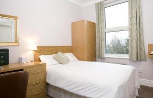 The Bedrooms at Lincolnshire Oak Hotel