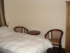 The Bedrooms at Lindens Guest House