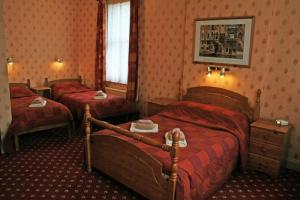 The Bedrooms at Glendower Hotel - BandB