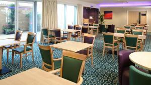 The Restaurant at Express By Holiday Inn Earls Court