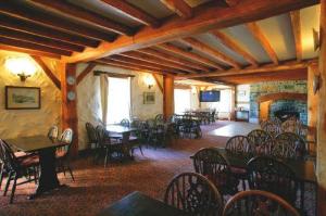 The Bedrooms at The Oak Lodge Inn