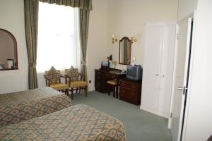 The Bedrooms at Best Western Lansdowne Hotel
