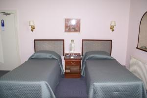 The Bedrooms at Best Western Lansdowne Hotel