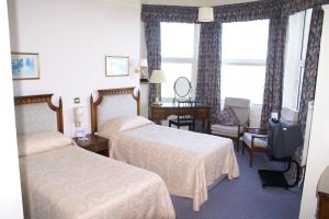 The Bedrooms at Best Western Lansdowne Hotel