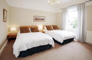 The Bedrooms at Lakes Lodge