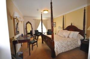 The Bedrooms at West Retford Hotel