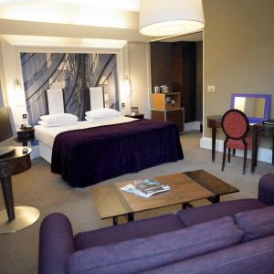 The Bedrooms at The Midland - QHotels