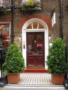 The Bedrooms at Edward Lear Hotel