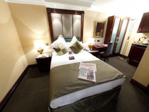 The Bedrooms at Shaftesbury Premier London Paddington