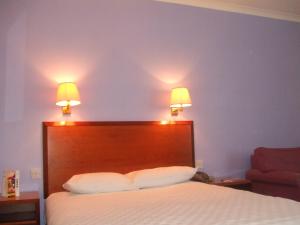 The Bedrooms at The Bell Hotel Epping - London