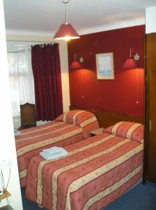 The Bedrooms at Grange Lodge Hotel - BandB