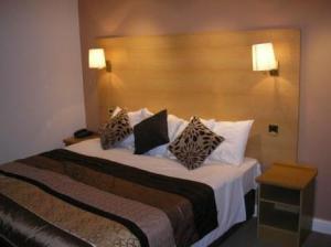 The Bedrooms at Halo Crowwood Hotel Glasgow