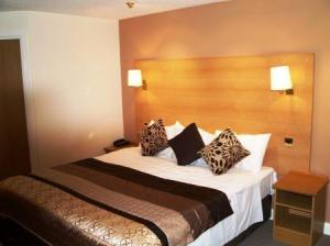 The Bedrooms at Halo Crowwood Hotel Glasgow