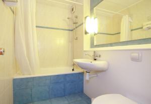 The Bedrooms at Campanile Hotel - Basildon - East of London