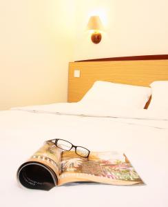 The Bedrooms at Campanile Hotel Cardiff