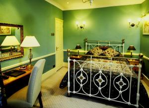 The Bedrooms at Chase Lodge Hotel