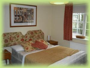 The Bedrooms at Airport Lodge - London STANSTED Airport (formerly Woodlands Lodge)