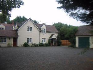 The Bedrooms at Airport Lodge - London STANSTED Airport (formerly Woodlands Lodge)