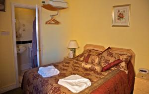 The Bedrooms at Alexandra and Victoria Hotel