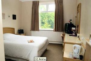 The Bedrooms at The County Hotel Woodford - Greater London