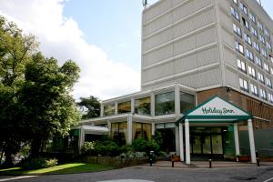 The Bedrooms at Holiday Inn Edinburgh North