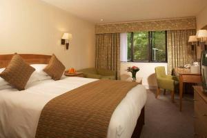 The Bedrooms at Redwood Lodge Hotel