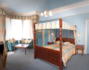 The Bedrooms at Cairndale Hotel And Leisure Club