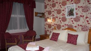 The Bedrooms at Glendower Hotel - BandB