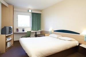 The Bedrooms at Ibis London Docklands Excel