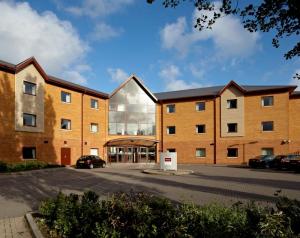 The Bedrooms at Mercure Lodge Hotel, Cardiff