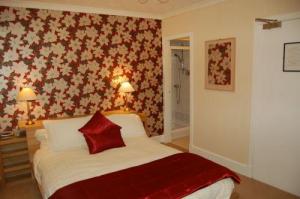 The Bedrooms at Fernbank Guest House