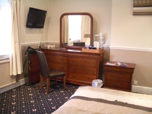 The Bedrooms at Alton Lodge