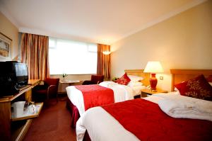 The Bedrooms at Cedar Court Hotel Huddersfield and Halifax