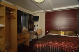The Bedrooms at Days Hotel Manchester City
