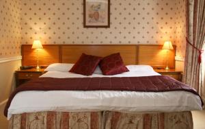 The Bedrooms at Claymore House Hotel