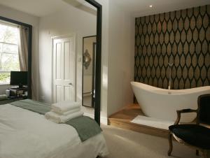 The Bedrooms at The Somerset Arms