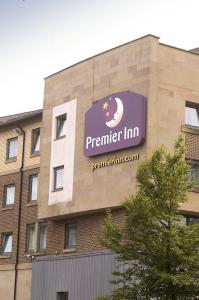 The Bedrooms at Premier Inn Glasgow City Centre South