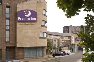 The Bedrooms at Premier Inn Glasgow City Centre South