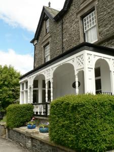 The Bedrooms at Oakthorpe and Lamplighter Bar