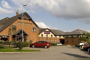 The Bedrooms at Premier Inn Barnsley (Dearne Valley)