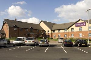 The Bedrooms at Premier Inn Barnsley (Dearne Valley)